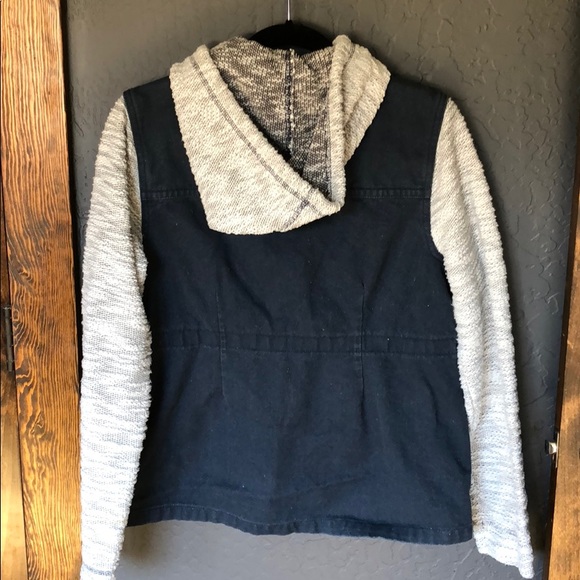 Coat - Picture 4 of 4